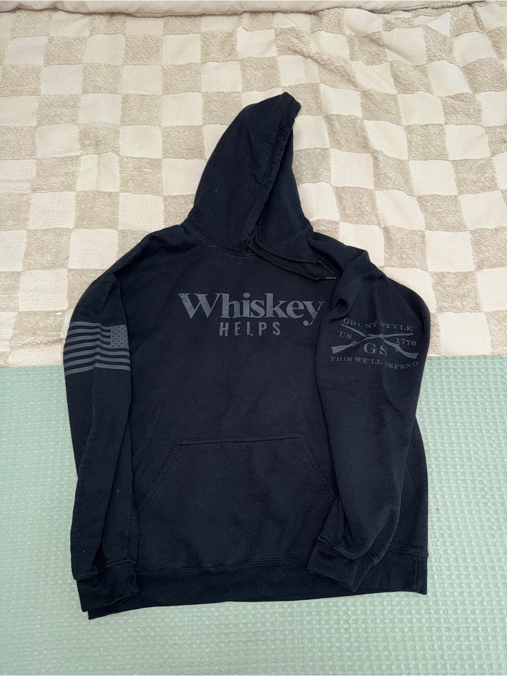 Grunt Style Whiskey Helps Black Pullover Hoodie size L